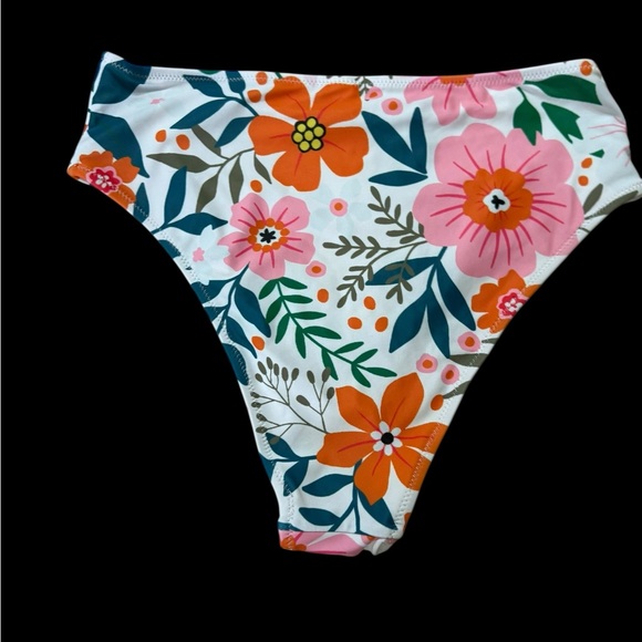 Floral Print Bikini Set - Picture 4 of 10